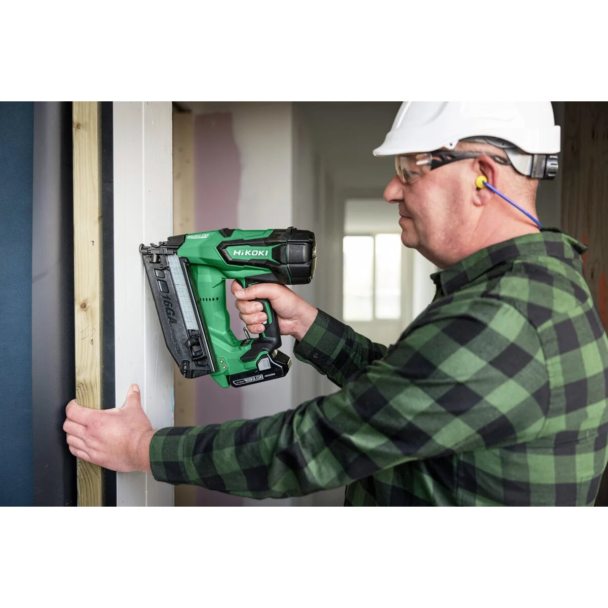 Hikoki 18V 16GA Brushless Angled Finish Nailer Kit - With 2 x 2.0Ah Li-Ion