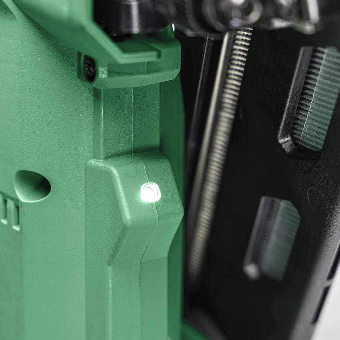 Hikoki - 18V 15GA Brushless Angled Finish Nailer - Body Only